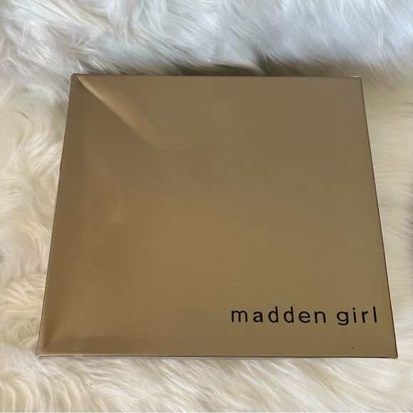 Steve Madden ‘Pracila’ Heels - Picture 3 of 10